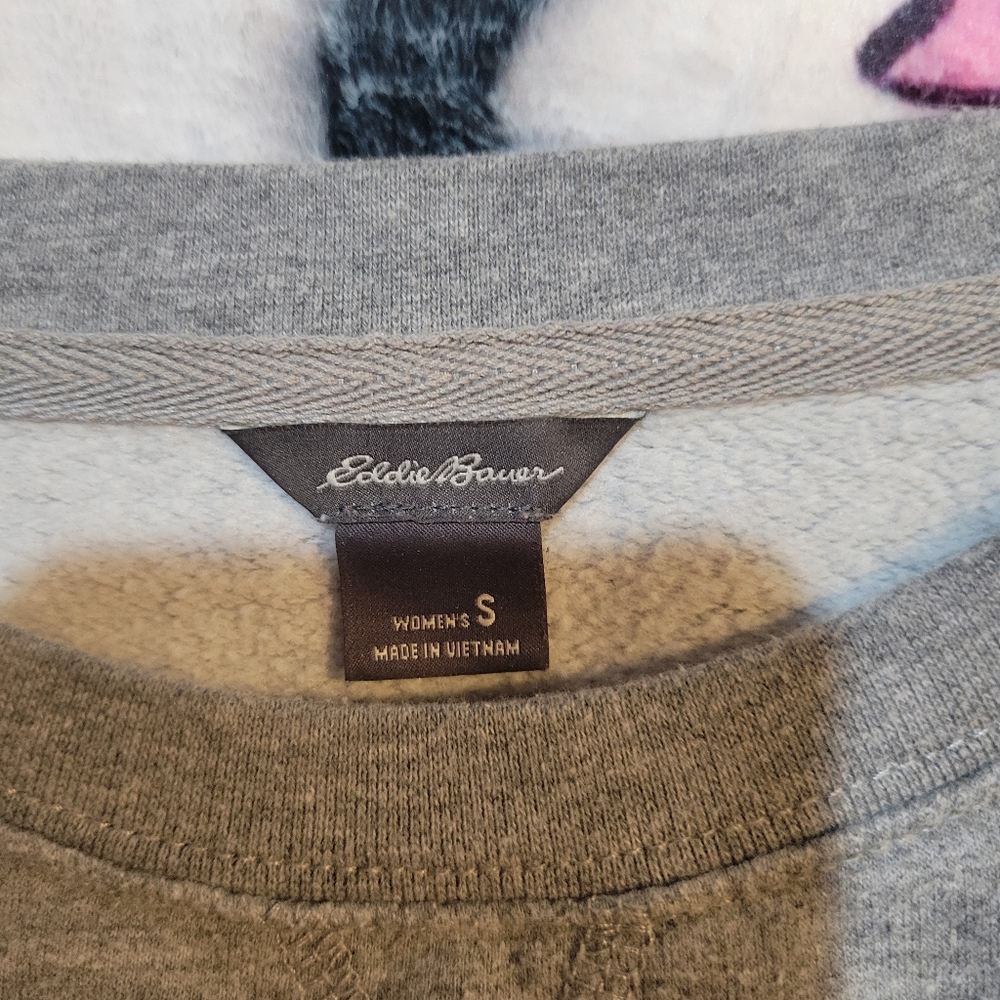 Eddie Bauer Solid Gray Crewneck Long Sleeve Casual Everyday Swestshirt | Small - Picture 3 of 7